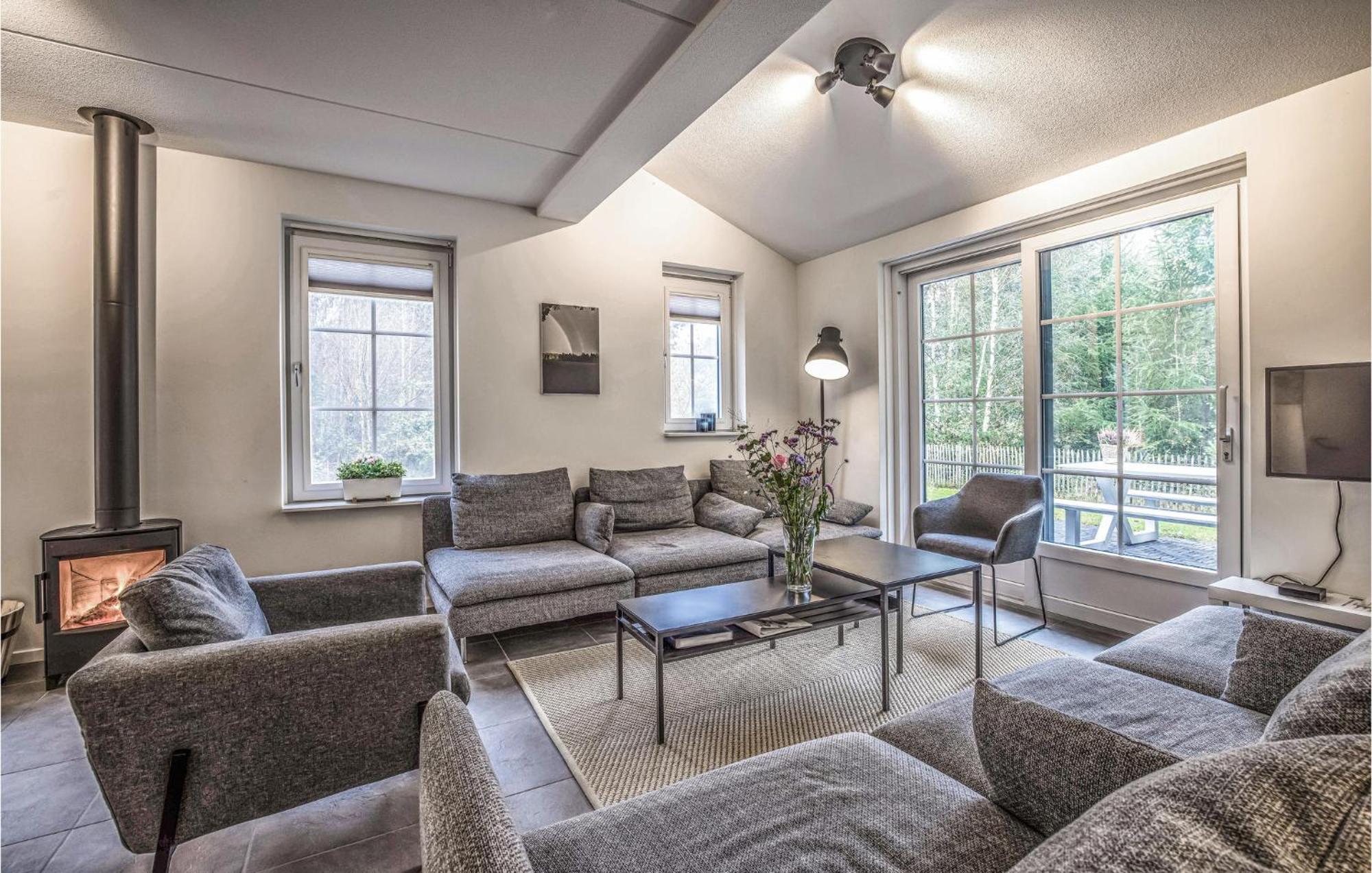 Amazing Home In Rijssen With Wifi エクステリア 写真